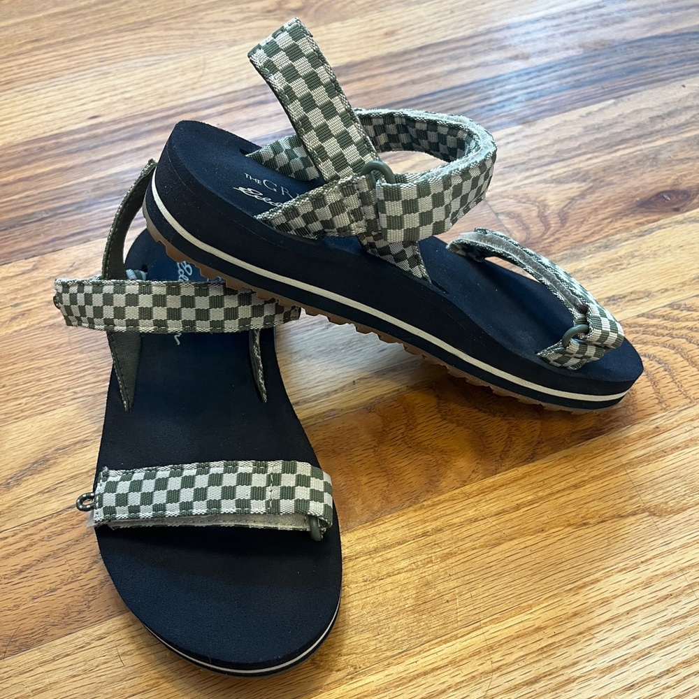 Women's The Great. + Eddie Bauer - The Daylight Sandal - Women’s size 6.5 NWOT
